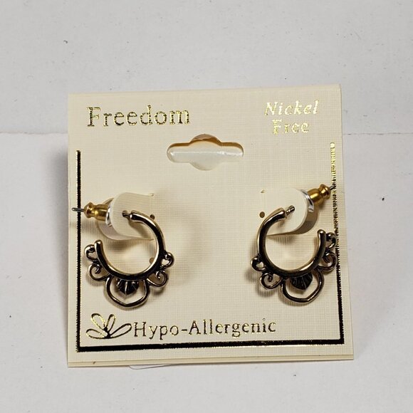 Stunning Polished Gold-Tone Open Hoop Design Earrings for a Chic Look - Picture 3 of 5